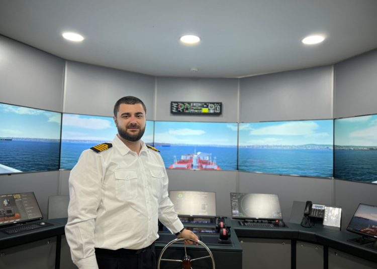 ახალგაზრდა კაპიტანი, გაზმზიდ გემებზე.